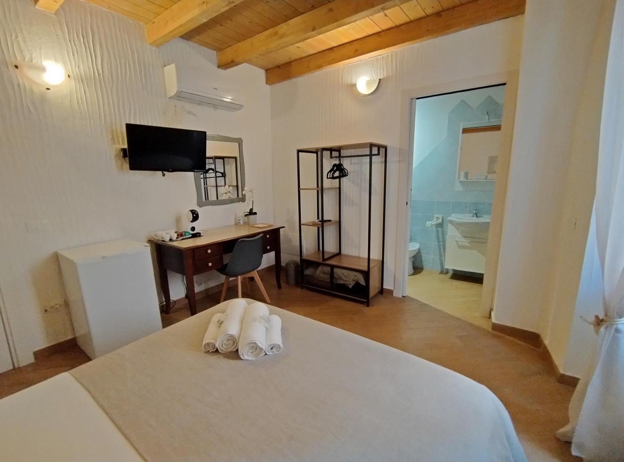 Holmann Suite & Rooms Olbia Ngoại thất bức ảnh